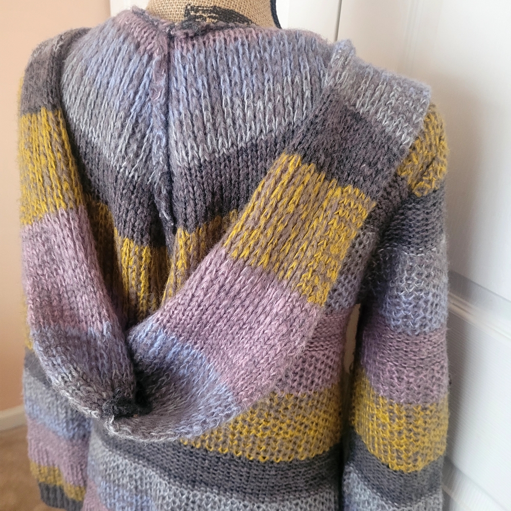 🩶 Hem & Thread Cardigan - Picture 5 of 5
